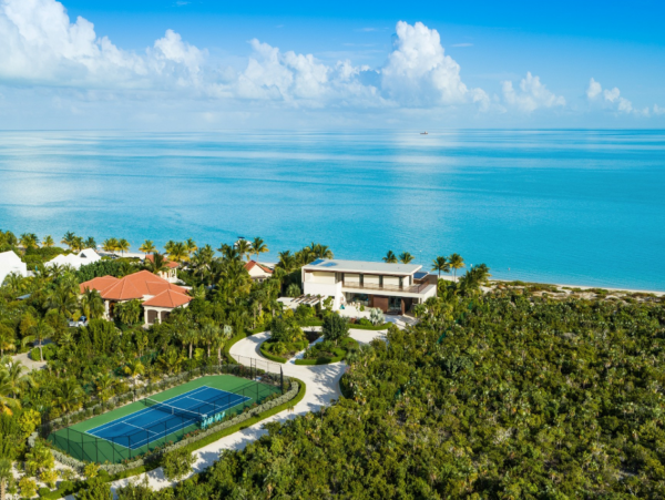 Luxury Oceanfront 6 Bedroom Villa in Turks and Caicos