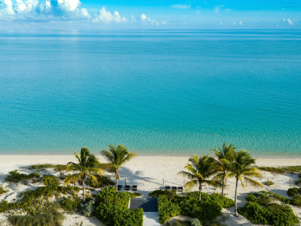 Luxury Oceanfront 6 Bedroom Villa in Turks and Caicos