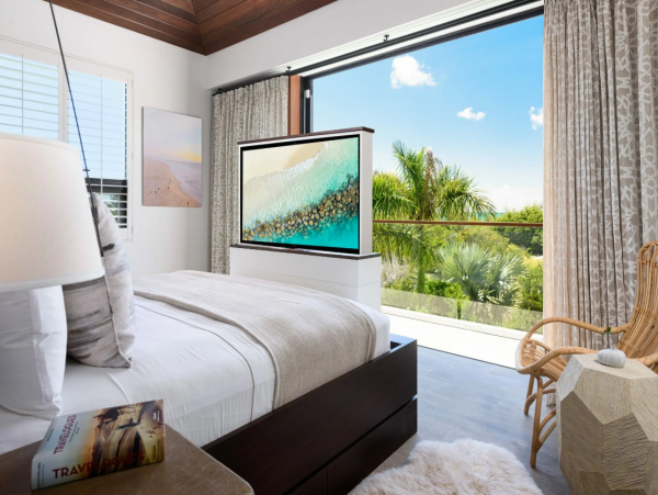 Modern 3 Bedroom Villa Steps from the Beach