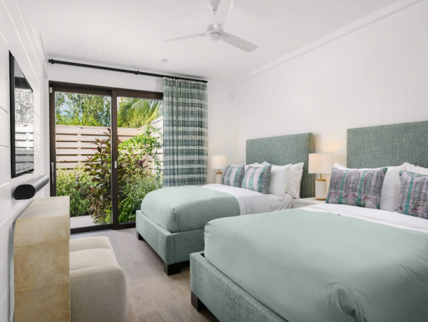 Modern 3 Bedroom Villa Steps from the Beach