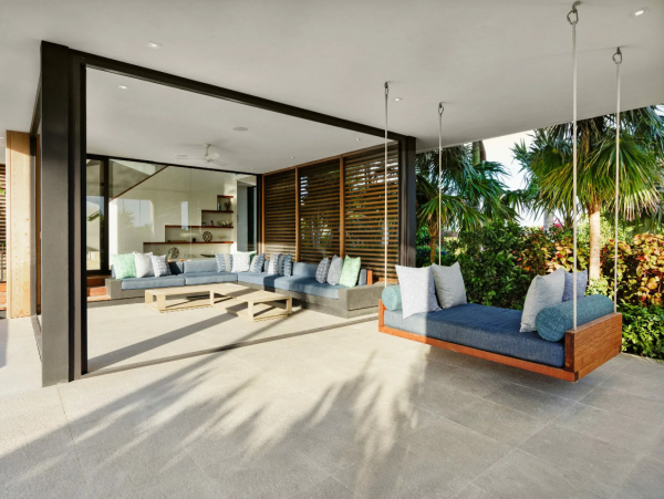Modern 3 Bedroom Villa Steps from the Beach