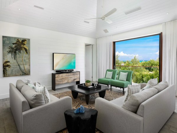 Modern 3 Bedroom Villa Steps from the Beach