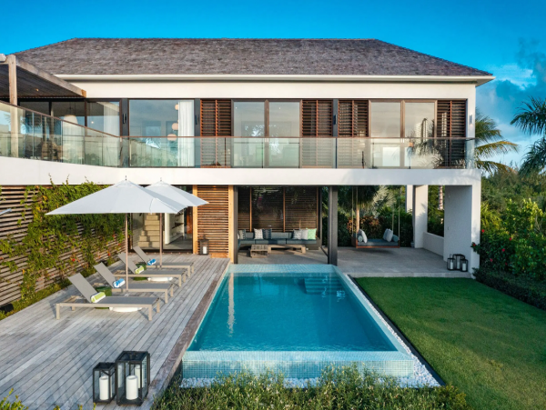 Modern 3 Bedroom Villa Steps from the Beach