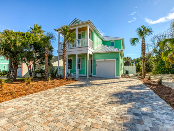 5 Bedroom Home steps to the beach, private pool sleeps 18