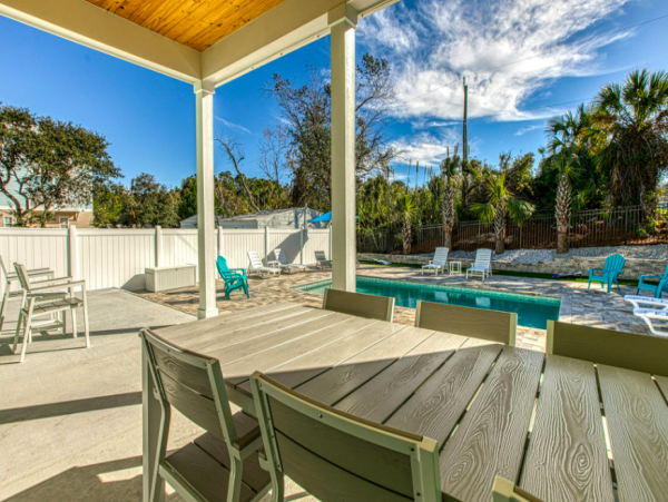 5 Bedroom Home steps to the beach, private pool sleeps 18