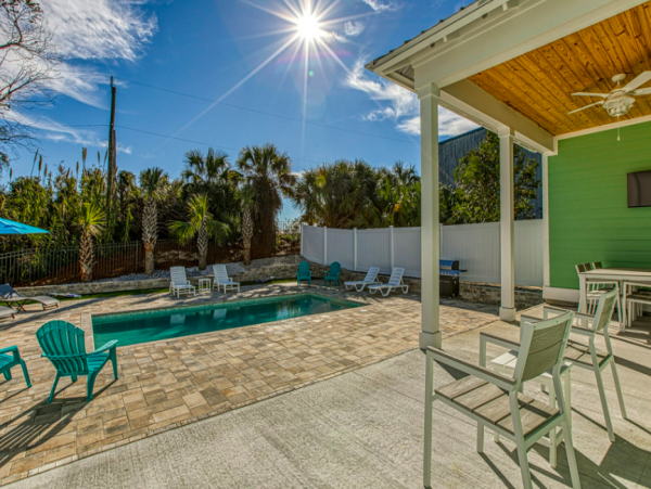 5 Bedroom Home steps to the beach, private pool sleeps 18