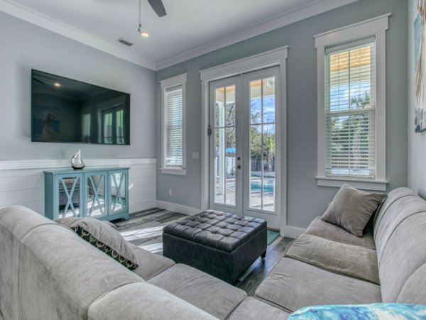 5 Bedroom Home steps to the beach, private pool sleeps 18