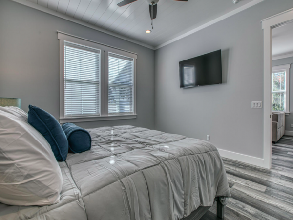 5 Bedroom Home steps to the beach, private pool sleeps 18