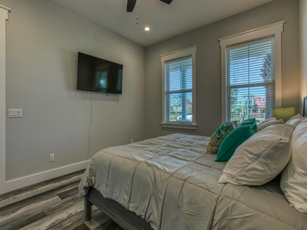 5 Bedroom Home steps to the beach, private pool sleeps 18