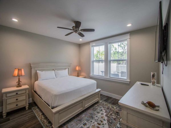 Panama City Beach Getaway 4 Bedrooms Short Walk to Beach