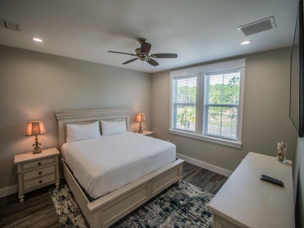 Panama City Beach Getaway 4 Bedrooms Short Walk to Beach