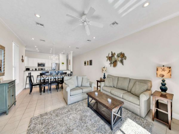 Oceanfront Five Bedrooms Home With Private Pool