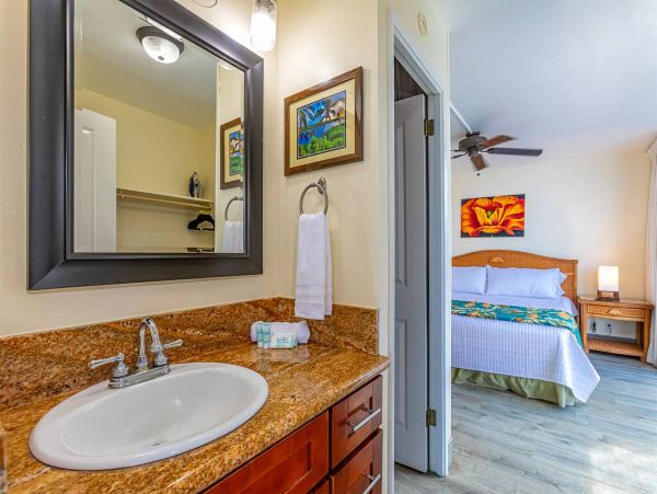 Maui Beachfront Luxury Condo Sleeps 5 Guests