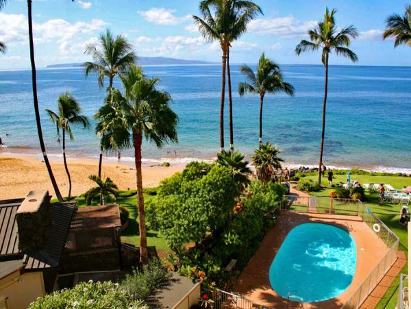 Maui Beachfront Luxury Condo Sleeps 5 Guests