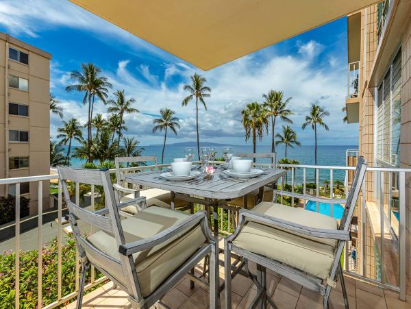 Maui Beachfront Luxury Condo Sleeps 5 Guests