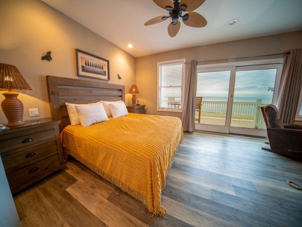 BEACH FRONT 5 BEDROOMS 5 BATHS ST. GEORGE ISLAND