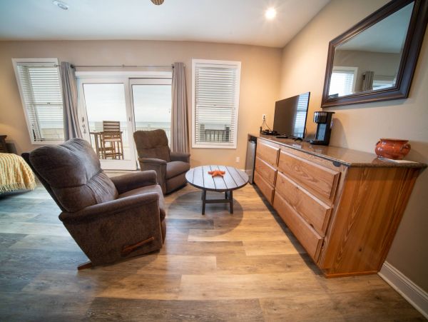 BEACH FRONT 5 BEDROOMS 5 BATHS ST. GEORGE ISLAND
