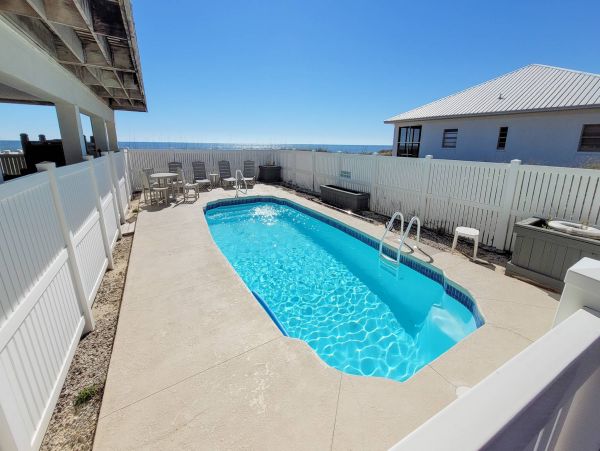 BEACH FRONT 5 BEDROOMS 5 BATHS ST. GEORGE ISLAND