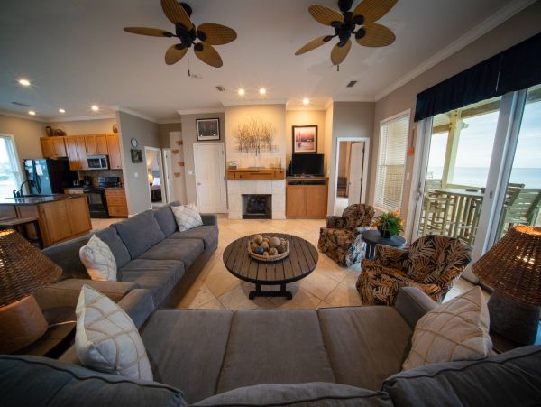 BEACH FRONT 5 BEDROOMS 5 BATHS ST. GEORGE ISLAND