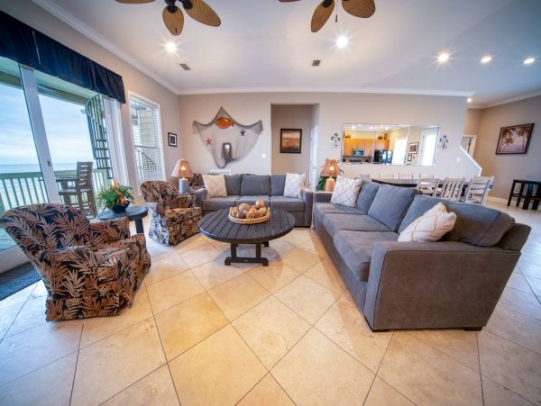 BEACH FRONT 5 BEDROOMS 5 BATHS ST. GEORGE ISLAND