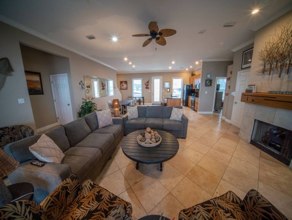 BEACH FRONT 5 BEDROOMS 5 BATHS ST. GEORGE ISLAND