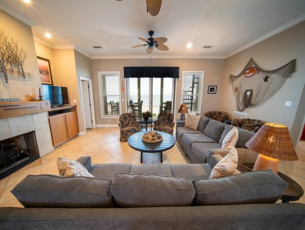 BEACH FRONT 5 BEDROOMS 5 BATHS ST. GEORGE ISLAND