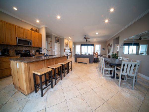 BEACH FRONT 5 BEDROOMS 5 BATHS ST. GEORGE ISLAND