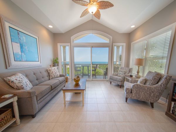 Stunning Beachfront 5 Bedroom Vacation Rental in Eastpoint