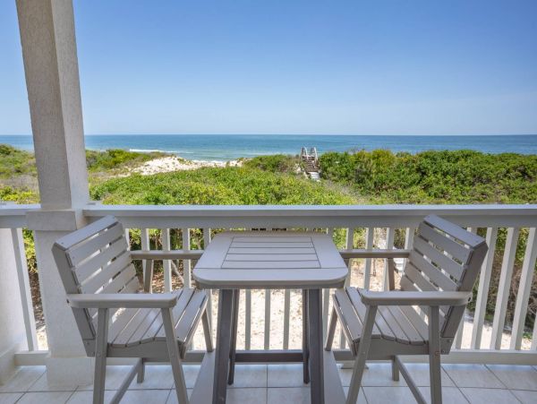 Stunning Beachfront 5 Bedroom Vacation Rental in Eastpoint