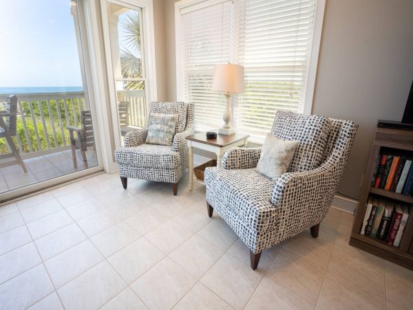 Stunning Beachfront 5 Bedroom Vacation Rental in Eastpoint