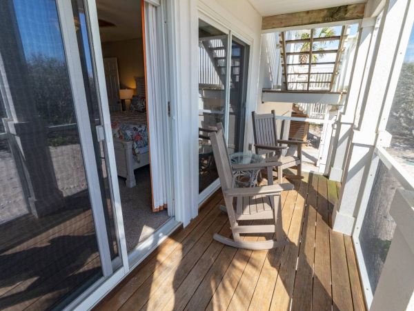 Stunning Beachfront 5 Bedroom Vacation Rental in Eastpoint