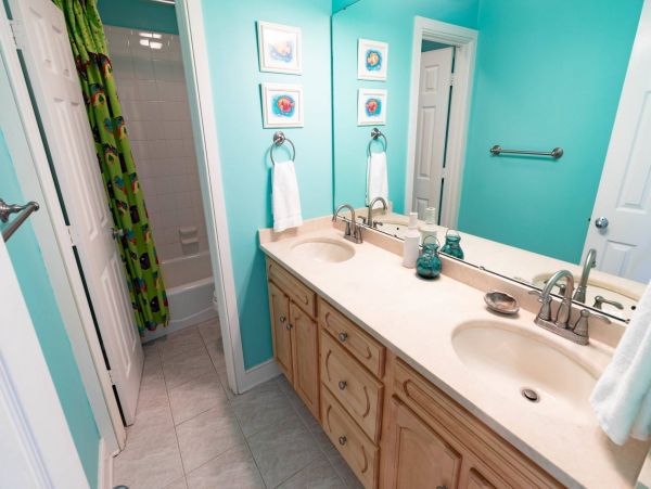 Stunning Beachfront 5 Bedroom Vacation Rental in Eastpoint