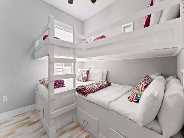 Charming Beach Getaway! Call Today