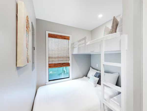 Beautiful 5 Bedroom Vacation Condo in Destin Full Ocean View