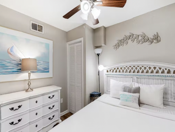 Beautiful 5 Bedroom Vacation Condo in Destin Full Ocean View