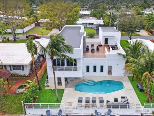 Fort Lauderdale Vacation Home Six Bedroom