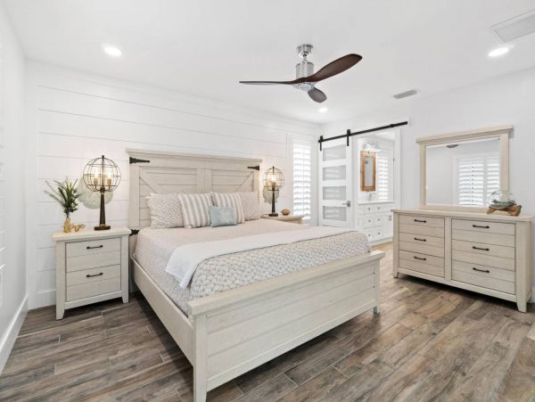 Beautiful 3 Bedroom Home with Private Pool in Marco Island
