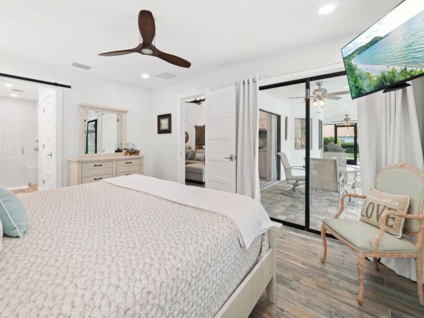 Beautiful 3 Bedroom Home with Private Pool in Marco Island