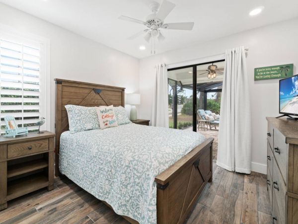 Beautiful 3 Bedroom Home with Private Pool in Marco Island
