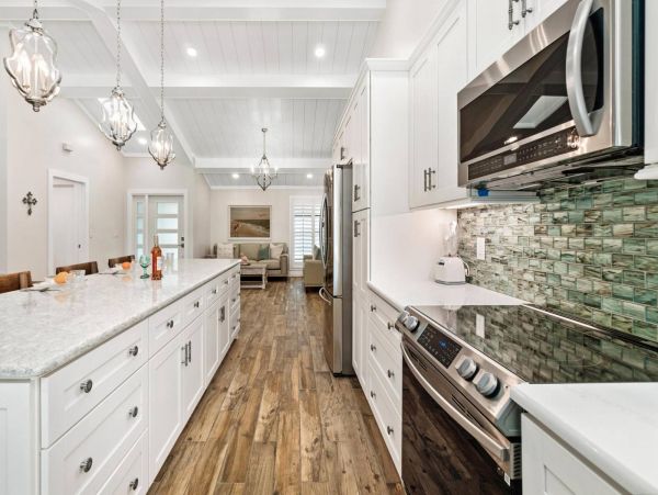 Beautiful 3 Bedroom Home with Private Pool in Marco Island