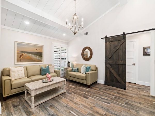 Beautiful 3 Bedroom Home with Private Pool in Marco Island