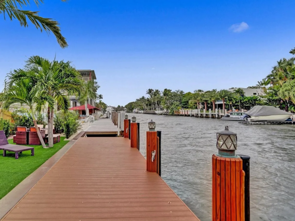 Amazing Home with Private Pool & Dock