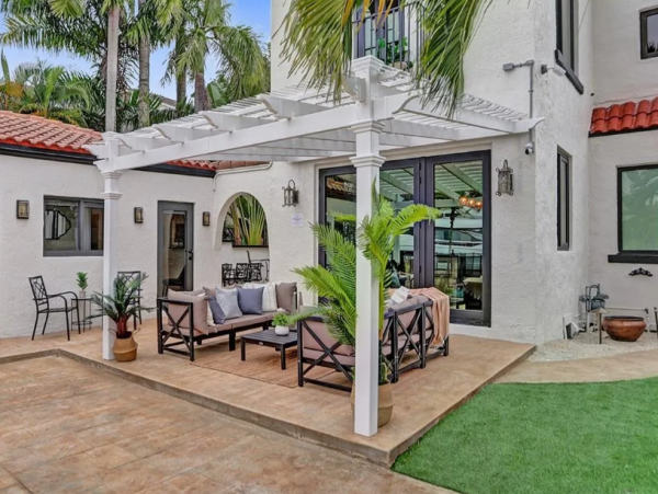 Amazing Home with Private Pool & Dock