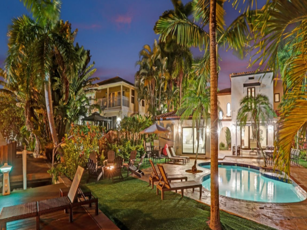 Amazing Home with Private Pool & Dock