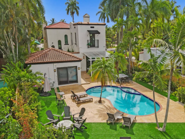 Amazing Home with Private Pool & Dock