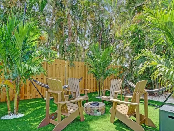 Pompano Beach Vacation Home Seven Bedroom