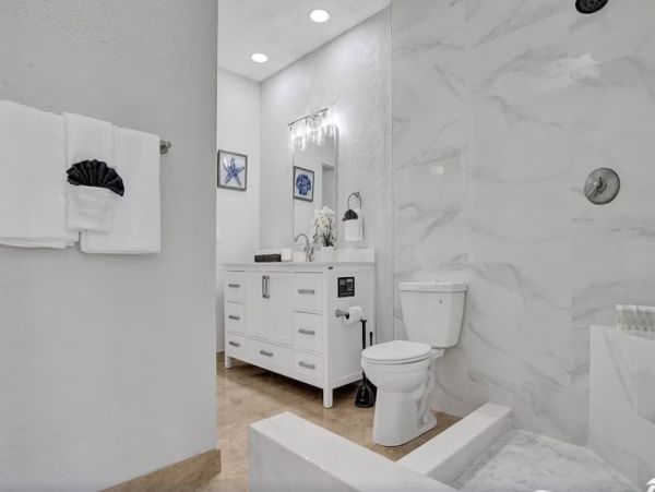 Pompano Beach Vacation Home Seven Bedroom