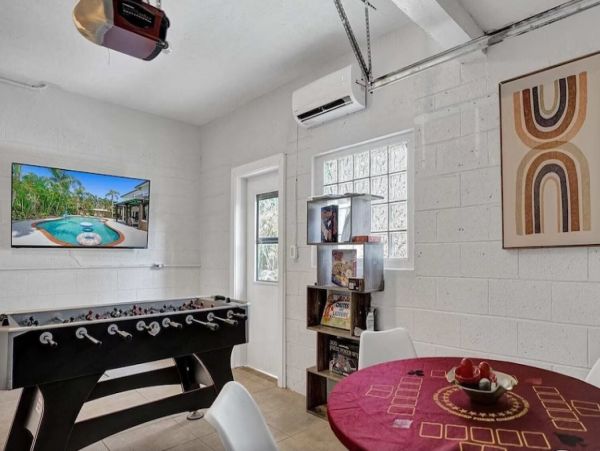 Pompano Beach Vacation Home Seven Bedroom