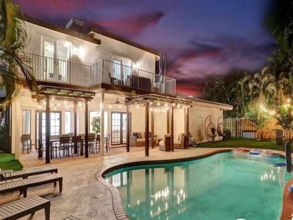 Pompano Beach Vacation Home Seven Bedroom