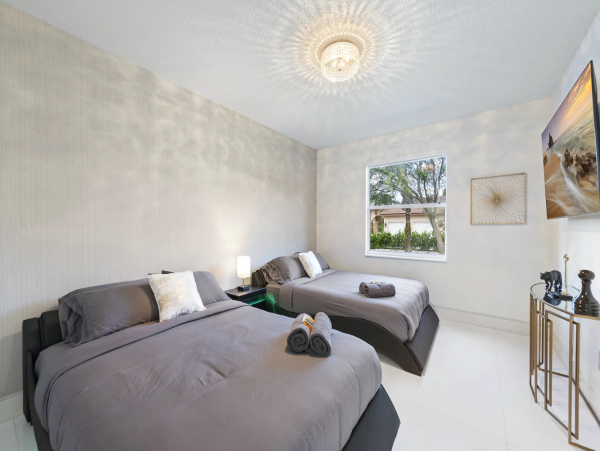 Luxury 7 Bedroom Estate with Resort Style Amenities